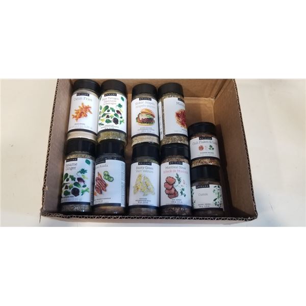 TRAY OF 10 NEW ASSORTED EPICURE SPICES AND SEASONINGS