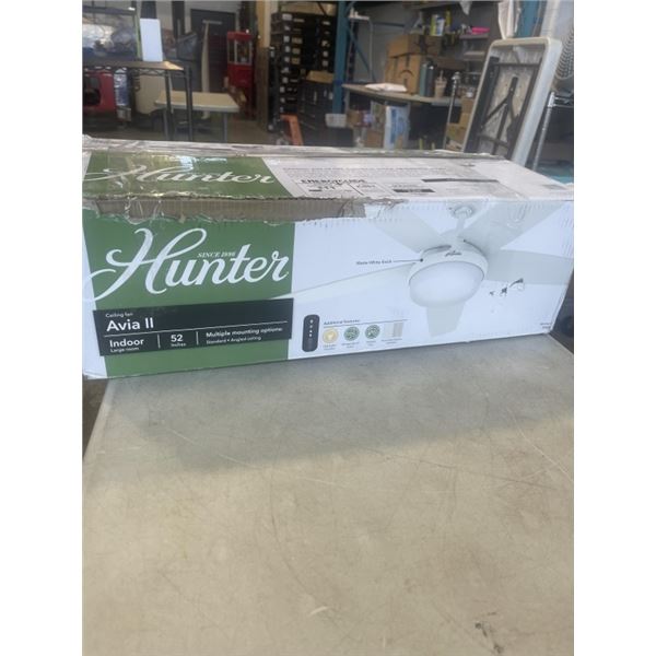 HUNTER AVIA 2 CEILING FAN. 52"