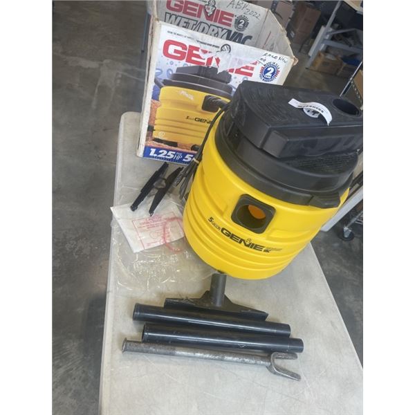 5 GALLON WED/DRY GENIE VAC. WORKING