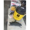 Image 1 : 5 GALLON WED/DRY GENIE VAC. WORKING