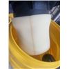 Image 4 : 5 GALLON WED/DRY GENIE VAC. WORKING