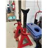 Image 4 : PAIR OF 6 TON JACK STANDS