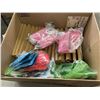 Image 2 : TRAY OF ZENO DISPOSABLE PONCHOS