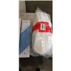 Image 3 : 100 PAPER CUPS (12 OZ) AND OKKOBI CARPET RAKE AND A PILLOW
