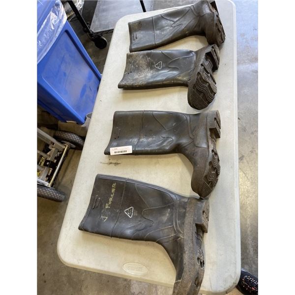 2 PAIRS OF STEEL TOE RUBBER BOOTS SIZE 10