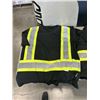 Image 6 : AS NEW PIONEER REFLECTIVE S/P WORK JACKET, 4 PAIRS OF GLOVES INCLUDING 1 GORTEX, AND A REFLECTIVE SH