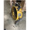 Image 2 : DEWALT FLOOR FAN
