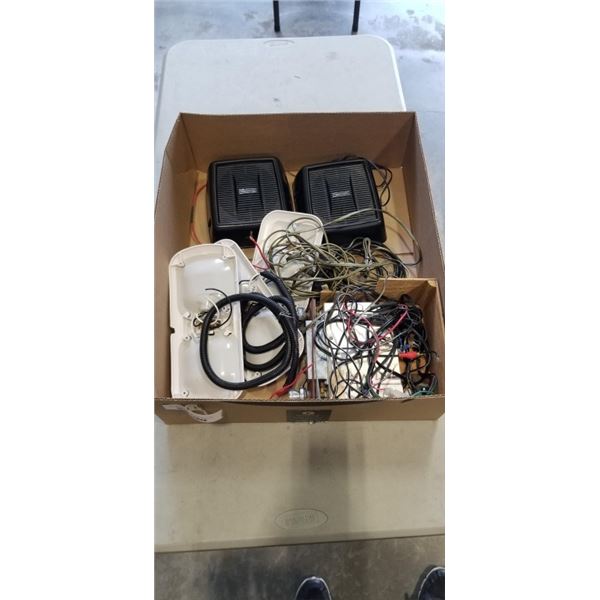 TRAY OF CAR PARTS INCLUDING REALISTIC CAR SPEAKERS, CAR RADIO, INTERIOR LIGHTS