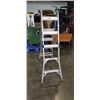 Image 1 : FEATHERLITE MULTIFOLD LADDER