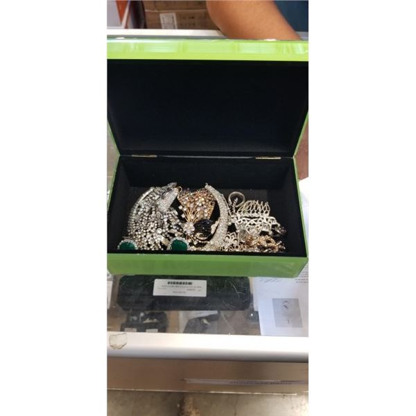 VINTAGE GREEN GLASS CASE W/ LOTS OF RHINESTONE JEWELRY