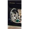 Image 3 : VINTAGE GREEN GLASS CASE W/ LOTS OF RHINESTONE JEWELRY
