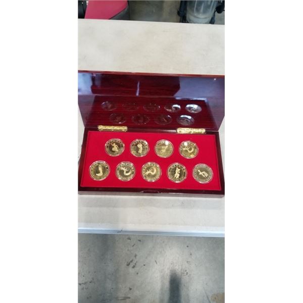 9 CHINESE HEALTH GIGONG ASSOCIATION MEDALLIONS IN WOODEN CASE
