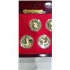 Image 2 : 9 CHINESE HEALTH GIGONG ASSOCIATION MEDALLIONS IN WOODEN CASE