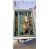 Image 1 : VINTAGE JEWELRY BOX W/ CONTENTS