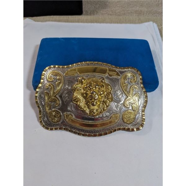 HUGE OF SILVER AND GOLD LIONS HEAD BELT BUCKLE, 5.4" X 3.75"
