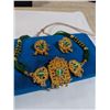 Image 2 : VINTAGE NECKLACE AND MATCHING EARRING SET
