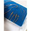 Image 3 : 1/20 GF CHAIN AND 2 PAIRS OF EARRINGS