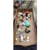 Image 1 : TRAY W/ LOT OF COLLECTIBLES AND JEWELRY