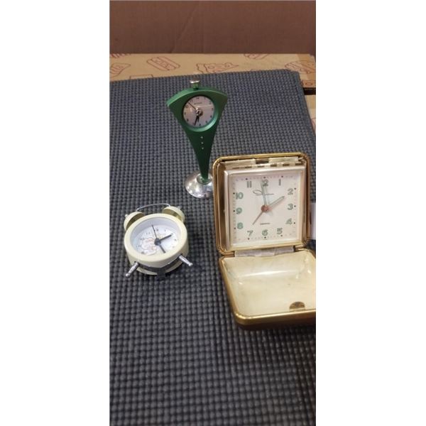 VINTAGE DESK CLOCK, 2 SMALL ALARM CLOCKS AND ALASKA POCKET WATCH