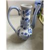 Image 2 : TRAY OF PORCELAIN BLUE & WHITE PITCHERS