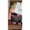Image 3 : TRAY OF LADIES ITEMS INCLUDING CHARLOTTE TILBURY AIR BRUSH MINI SETTING SPRAY KIT HYALURONIC ACID, B