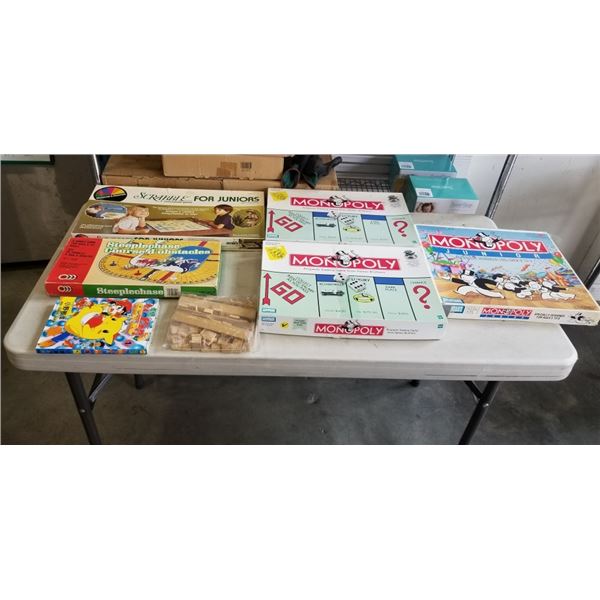 TRAY OF BOARD GAMES INCLUDING SCRABBLE JR, MONOPOLY