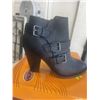 Image 2 : 5 PAIRS OF LADIES BOOTS/SHOES