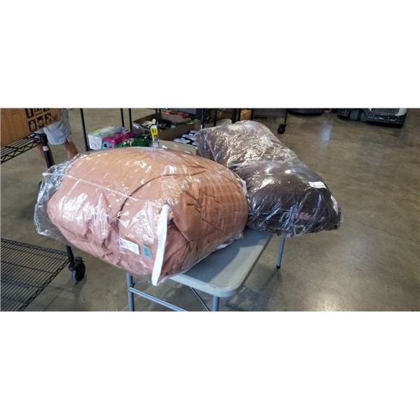 BOX OF KINGSIZE PILLOWS AND BAG OF THROW PILLOWS