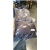 Image 2 : BOX OF KINGSIZE PILLOWS AND BAG OF THROW PILLOWS
