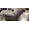 Image 5 : FABRIC RECLINER CHAIR