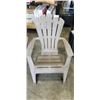 Image 3 : 2 SLATTED BACK PLASTIC LAWN CHAIRS
