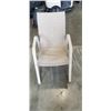 Image 2 : GLASS TOP PATIO TABLE WITH UMBRELLA STAND AND 4 CHAIRS