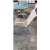Image 3 : GLASS TOP PATIO TABLE WITH UMBRELLA STAND AND 4 CHAIRS