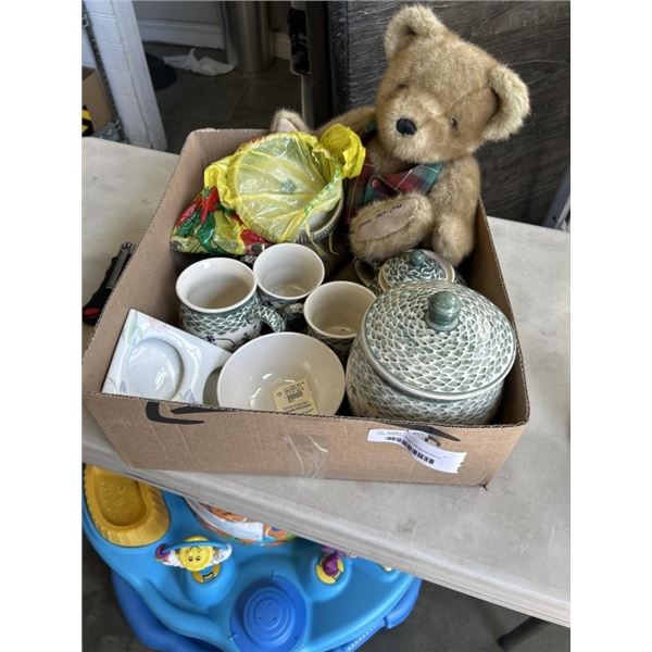 HAND PAINTED GREEN MEADOW POLISH POTTERY AND TEDDY BEAR
