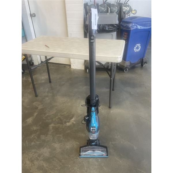 BISSELL ADAPT ION VACUUM.  WORKING