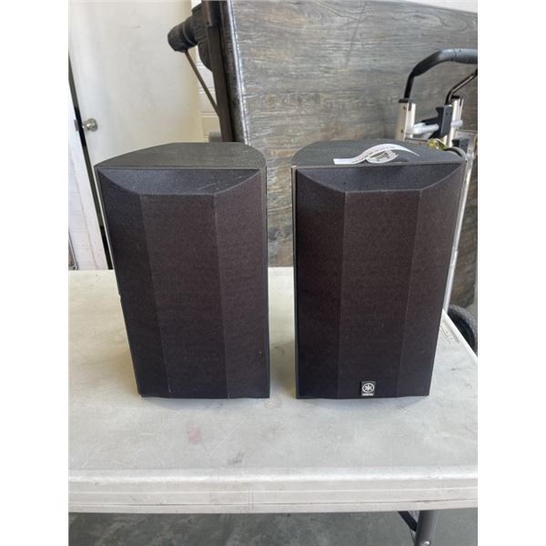PAIR OF YAMAHA SPEAKERS. MODEL NS-AP6500F. WORKING