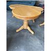 Image 4 : 3 PIECE OAK TABLE SET