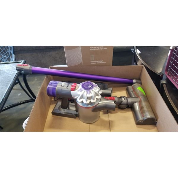 DYSON V8 ORIGIN CORDLESS STICK VACUUM - TESTED WORKING, RETAIL $599