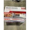 Image 4 : BLACK AND DECKER 4 SLICE AIR FRYER TOASTER OVEN - TESTED WORKING, RETAIL $179