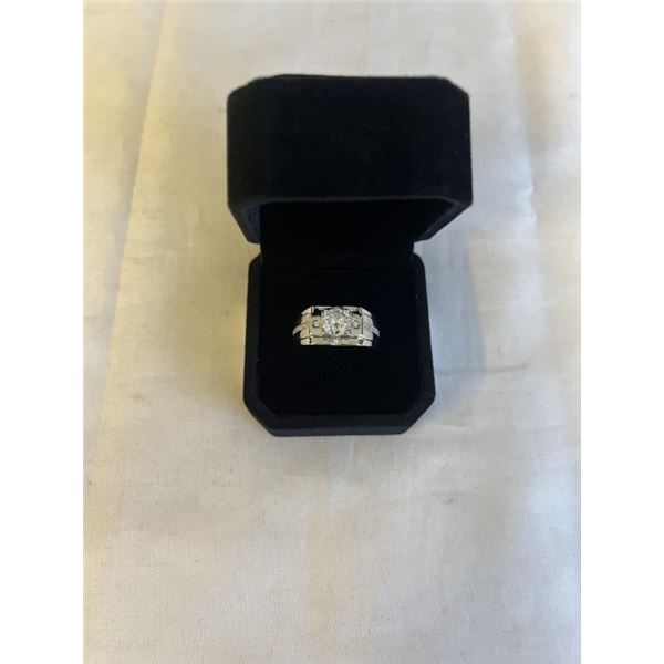 NEW S925 1.0CT SIMULATED DIAMOND (CZ) MANS RING, RESIZEABLE, MOUNTED IN 925 STERLING SILVER W/ WHITE