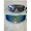 Image 2 : 4 PAIRS WRAP AROUND SUNGLASSES