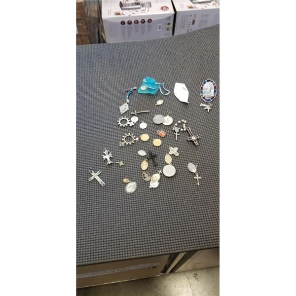 LARGE ASSORTMENT OF RELIGIOUS PENDANTS