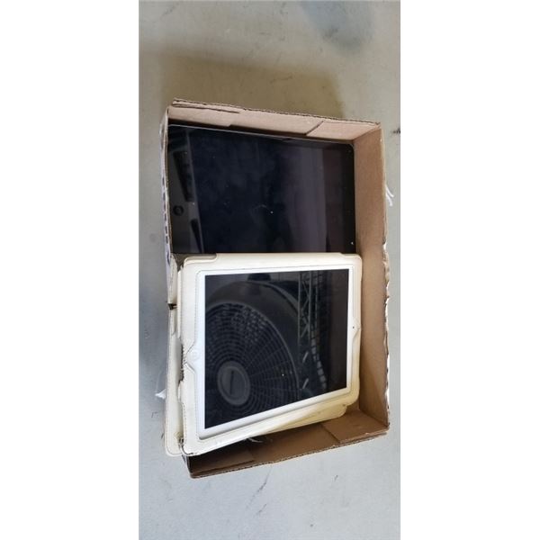 2 IPADS UNTESTED