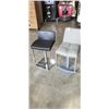 Image 1 : 2 BARSTOOLS