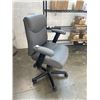 Image 2 : GREY LEATHER OFFICE CHAIR