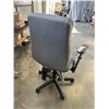 Image 4 : GREY LEATHER OFFICE CHAIR