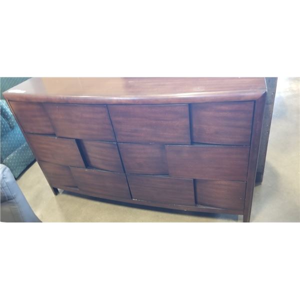 6 DRAWER WOOD DRESSER