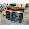 Image 6 : 5 DRAWER DRESSER WITH MATCHING NIGHTSTAND