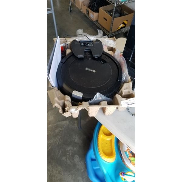 SHARK ION ROBOT VACUUM WORKING
