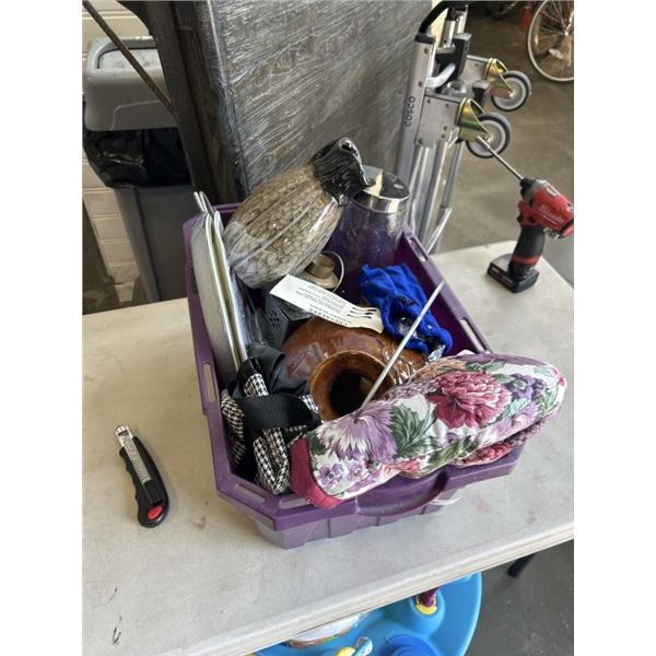 SHOPPING BASKET KITCHEN ITEMS INCLUDING WATER PITCHER, PLATES, GLASS JAR ETC